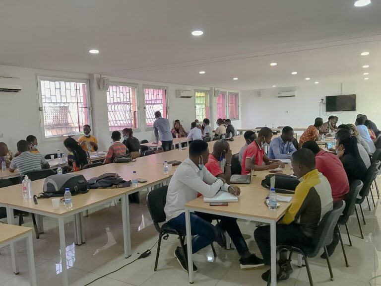 Clubs Detox et formations TIC : 250 jeunes formés